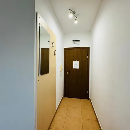 Sunny Hause 106 One Bedroom Apartment *